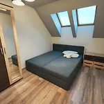Liszt - Contractor Friendly Apartment *
