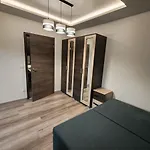 Liszt - Contractor Friendly Apartment Kecskemet