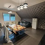 Liszt - Contractor Friendly Apartamento Kecskemét