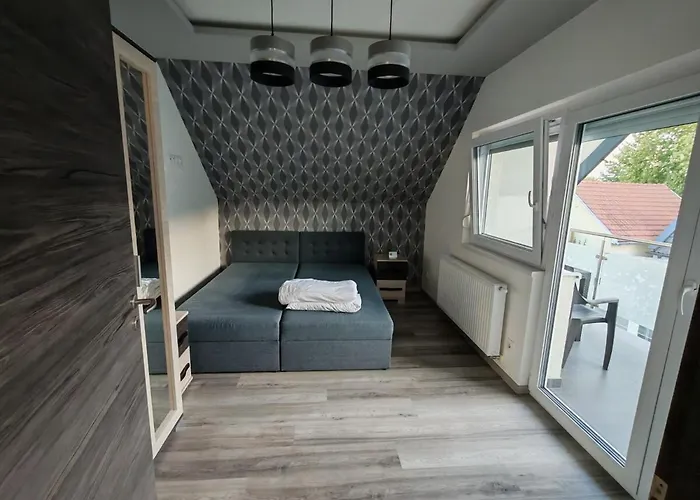 Liszt - Contractor Friendly Apartment